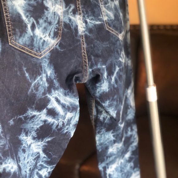 New York & Company Low Rise Skinny Tie Dye Jeans - Picture 13 of 14